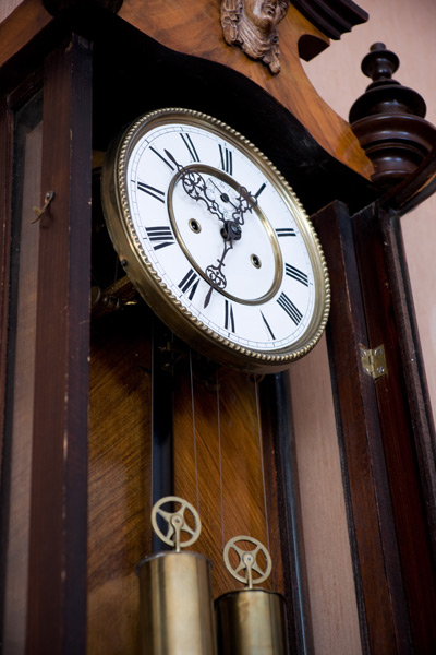 Fotolia_16865844_Subscription_L Wanduhr