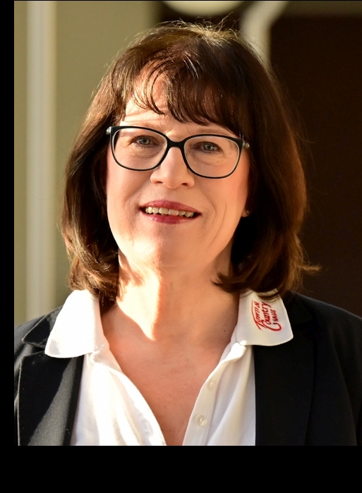 Hauskaufberaterin Birgit Hinkelmann von Town & Country – Ansprechpartnerin für Hausbau am Niederrhein, im Ruhrgebiet und im Münsterland.