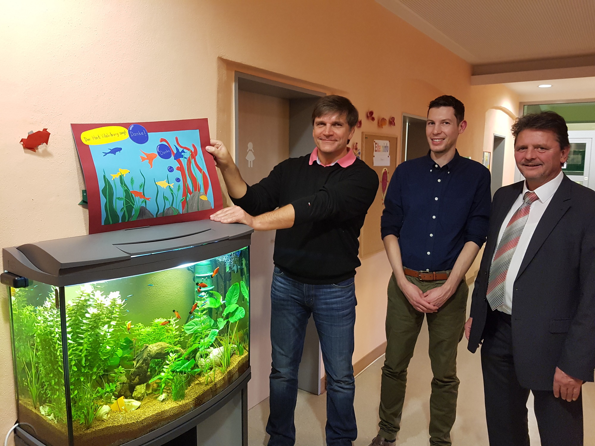 Übergabe des Aquariums Übergabe des Aquariums